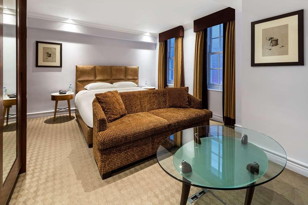 Radisson Blu Hotel, Bond Street Hotel 4*