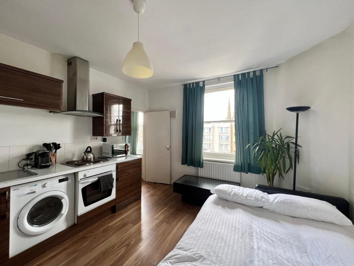 Bright Near Hyde Park Sleeps 4 Leilighet