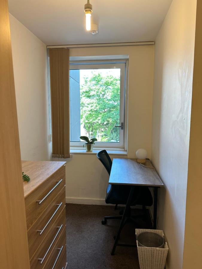Apartment New Build 2 Bedroom With 2 Bath In London