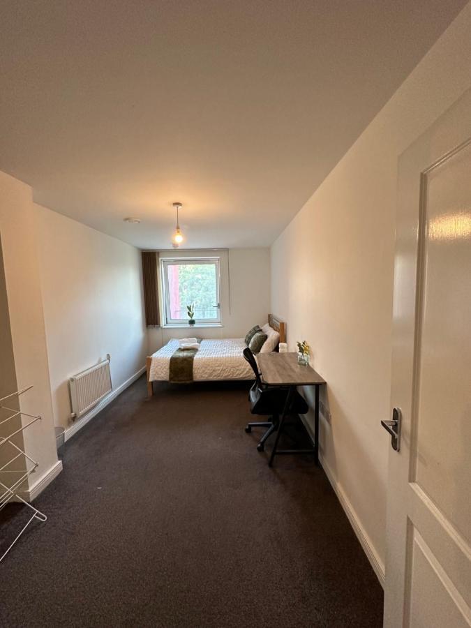 New Build 2 Bedroom With 2 Bath In London