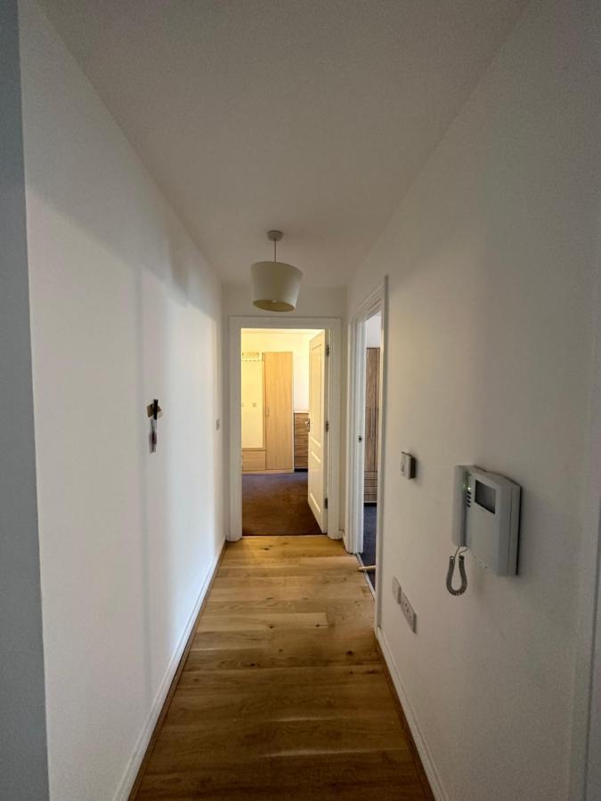 Apartment New Build 2 Bedroom With 2 Bath In London