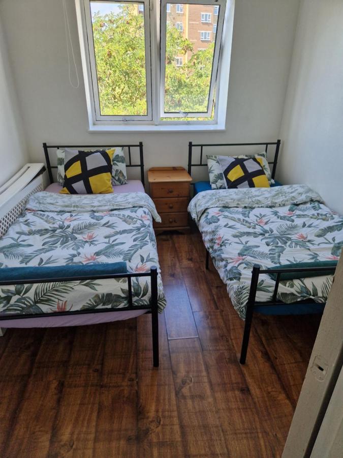 Twin Bed For Guests Homestay