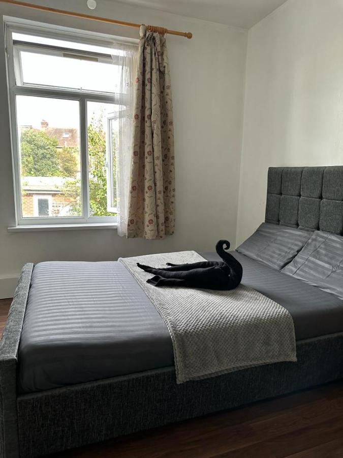 Accommodatie bij particulieren Affordable Private In Wembley *