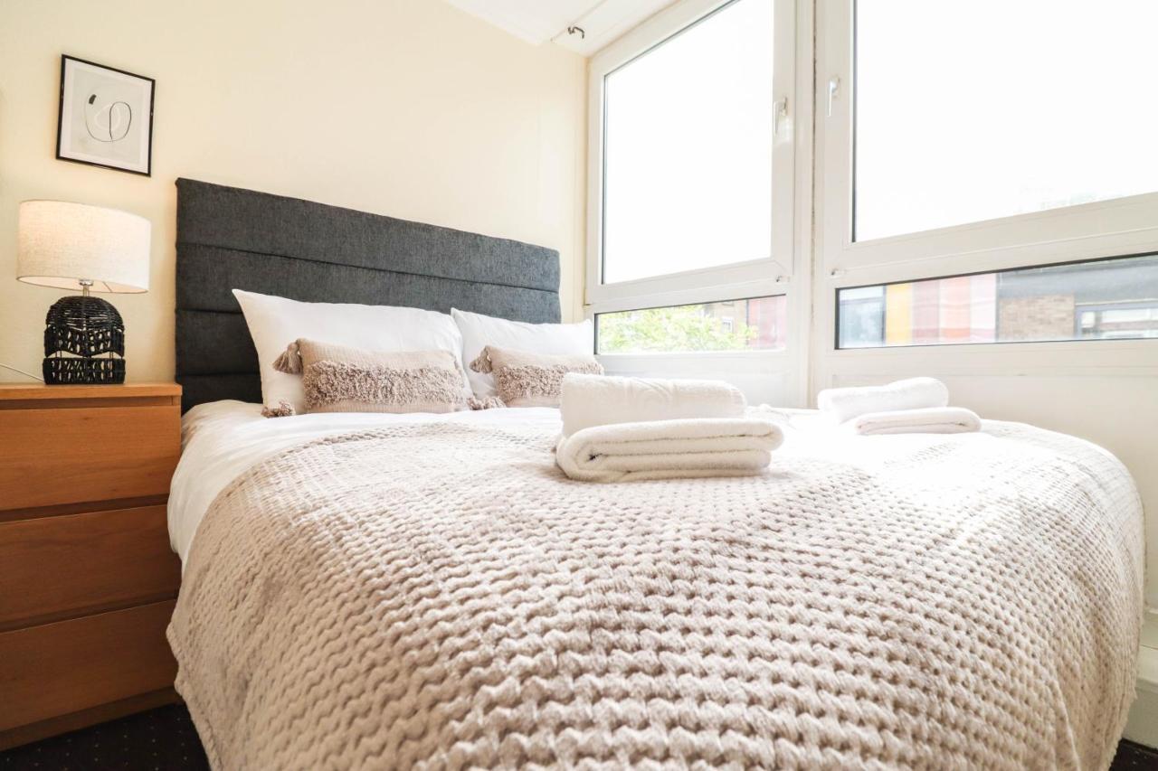 Cosy Property Right By Warren Street Station! Free Wifi! *