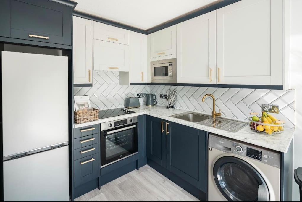 Smart Living Sophisticated Style - Photo Id Required London