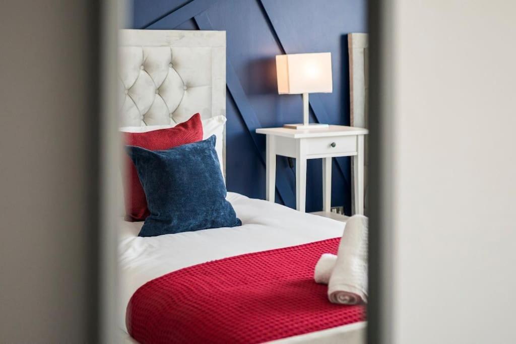 Smart Living Sophisticated Style - Photo Id Required London