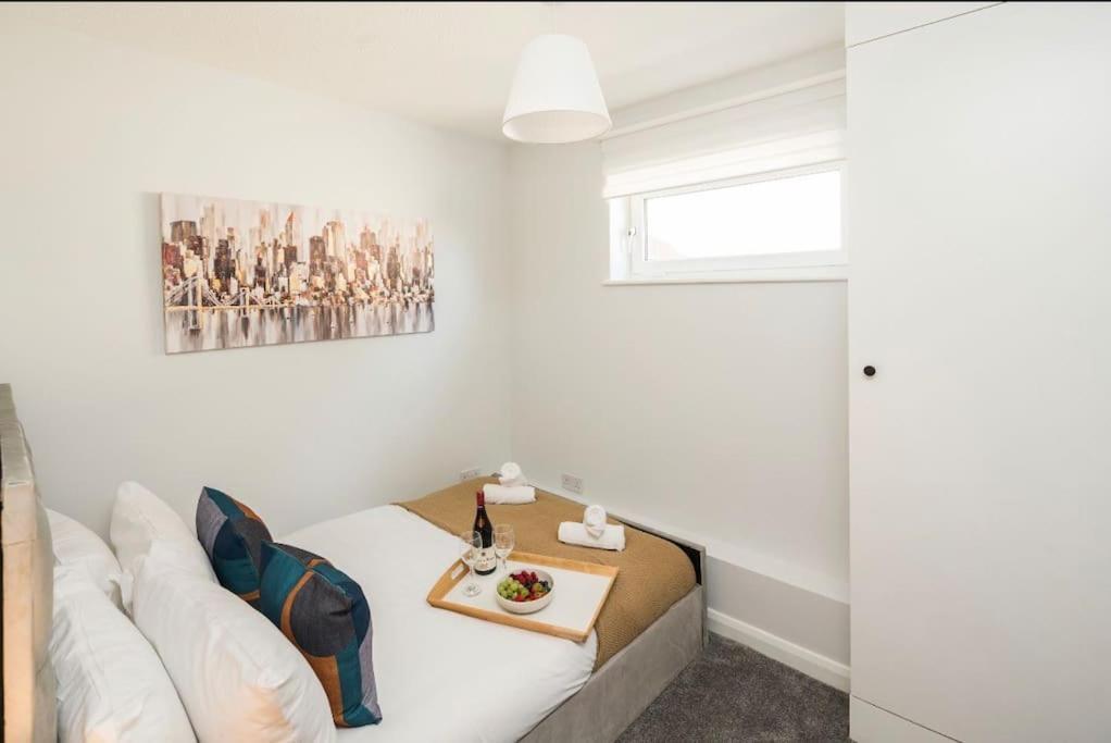Apartment Smart Living Sophisticated Style - Photo Id Required *