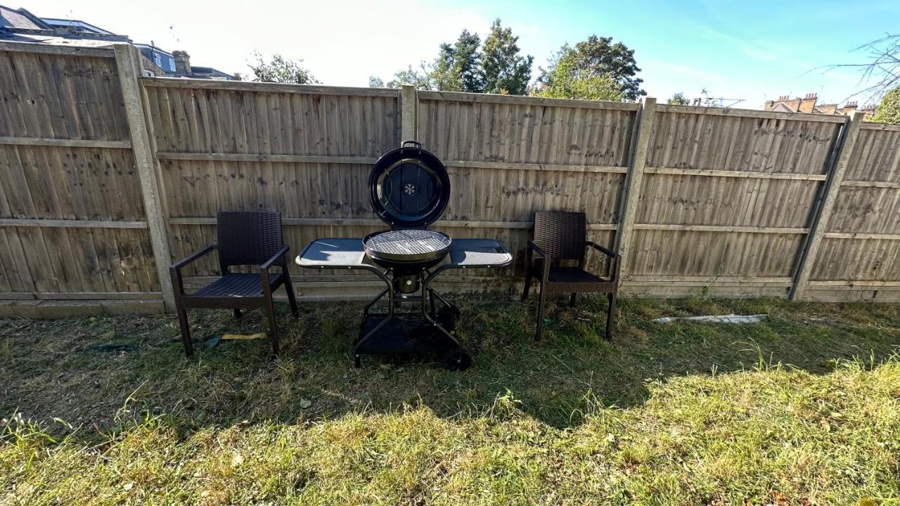 North A Spacious 7 Bedroom House Accommodating Up To 18 People Complete With Own Gym And Table Tennis * London