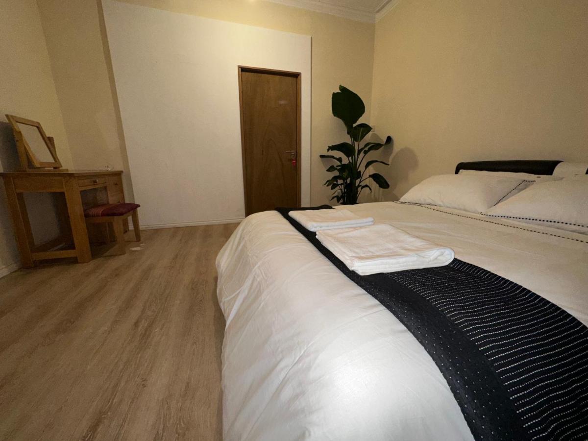 North A Spacious 7 Bedroom House Accommodating Up To 18 People Complete With Own Gym And Table Tennis London