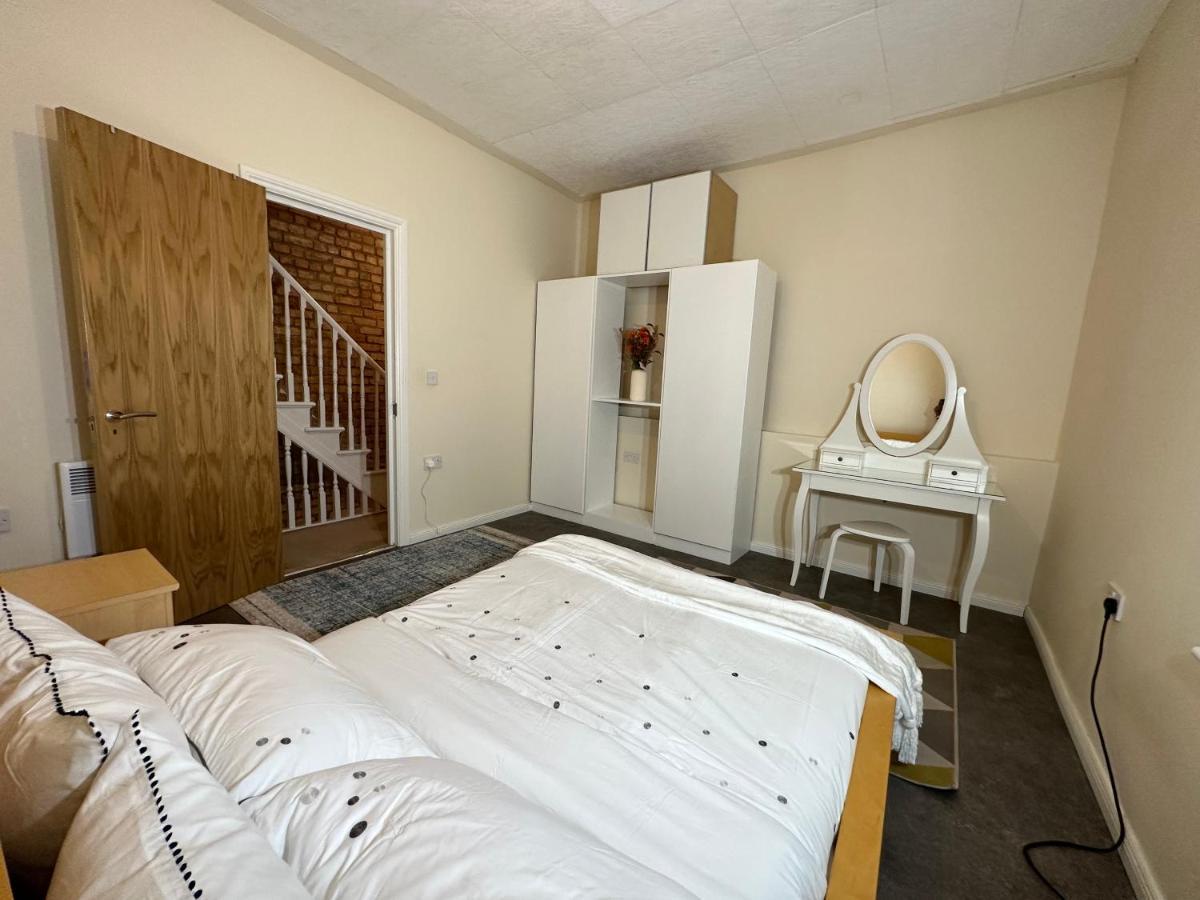 North A Spacious 7 Bedroom House Accommodating Up To 18 People Complete With Own Gym And Table Tennis Ferienhaus