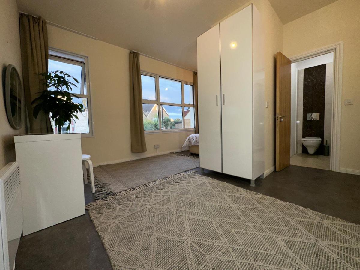 Feriehus North A Spacious 7 Bedroom House Accommodating Up To 18 People Complete With Own Gym And Table Tennis *
