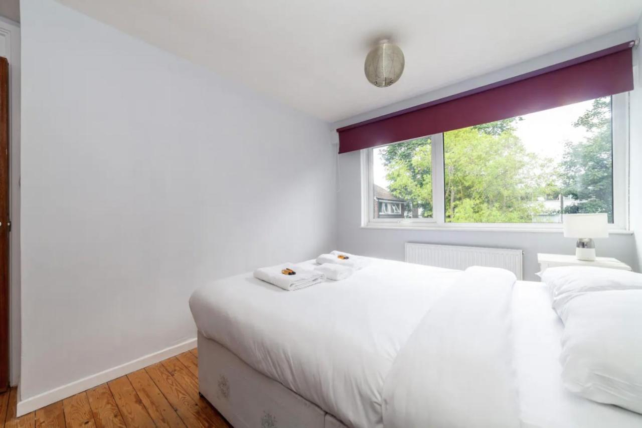 Peaceful Renovated 5bdr House Wgarden Londen