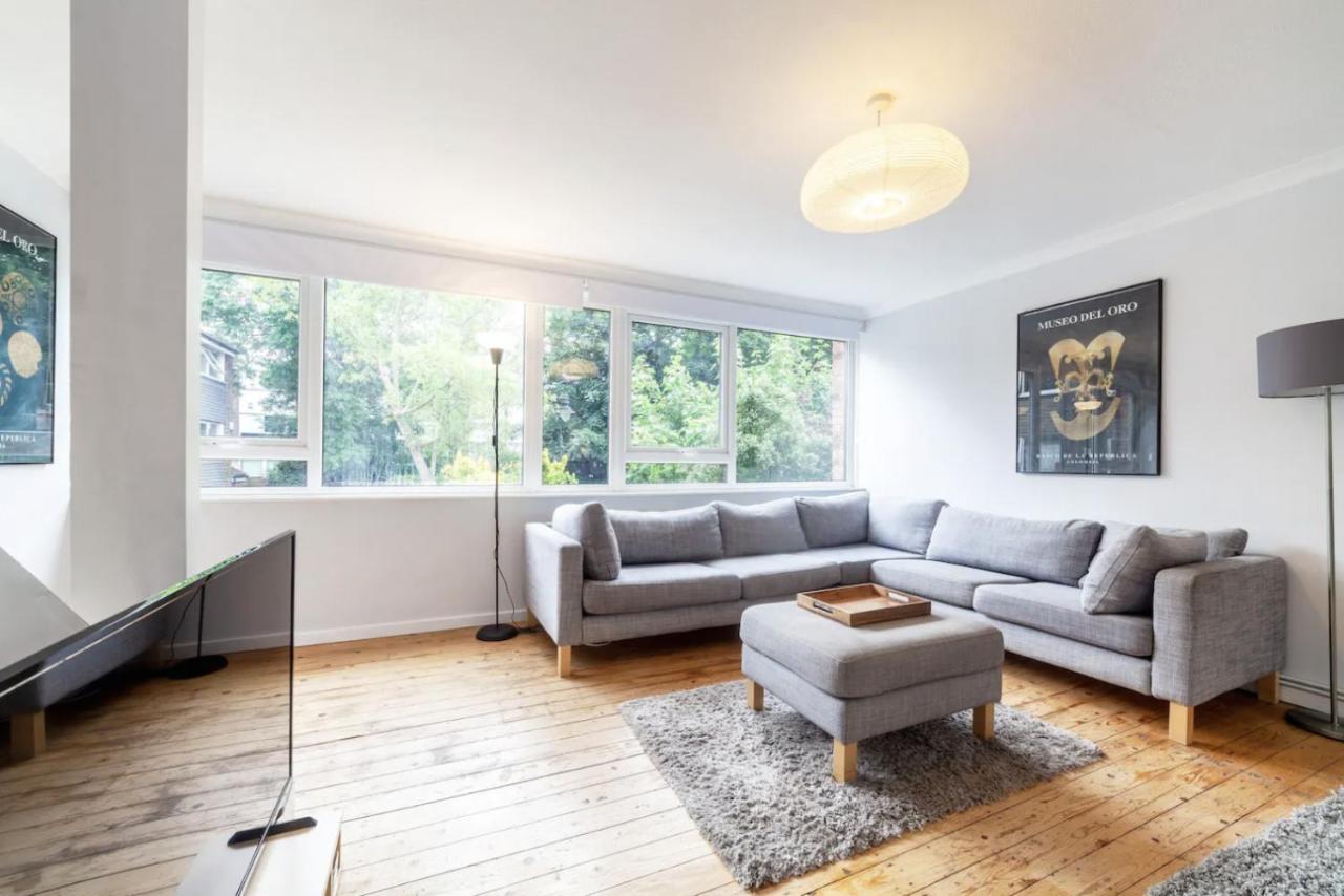 Appartement Peaceful Renovated 5bdr House Wgarden Londen