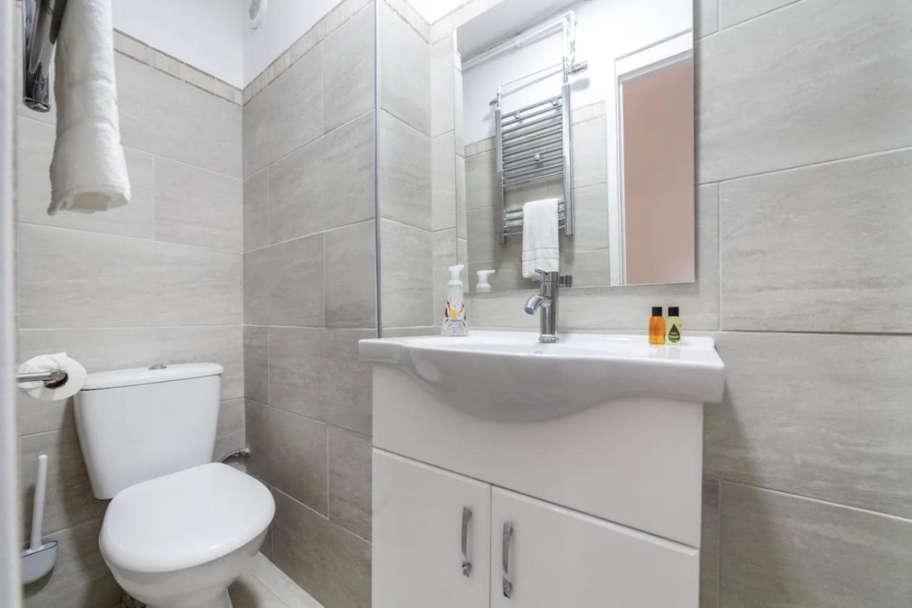 Peaceful Renovated 5bdr House Wgarden Appartement Londen