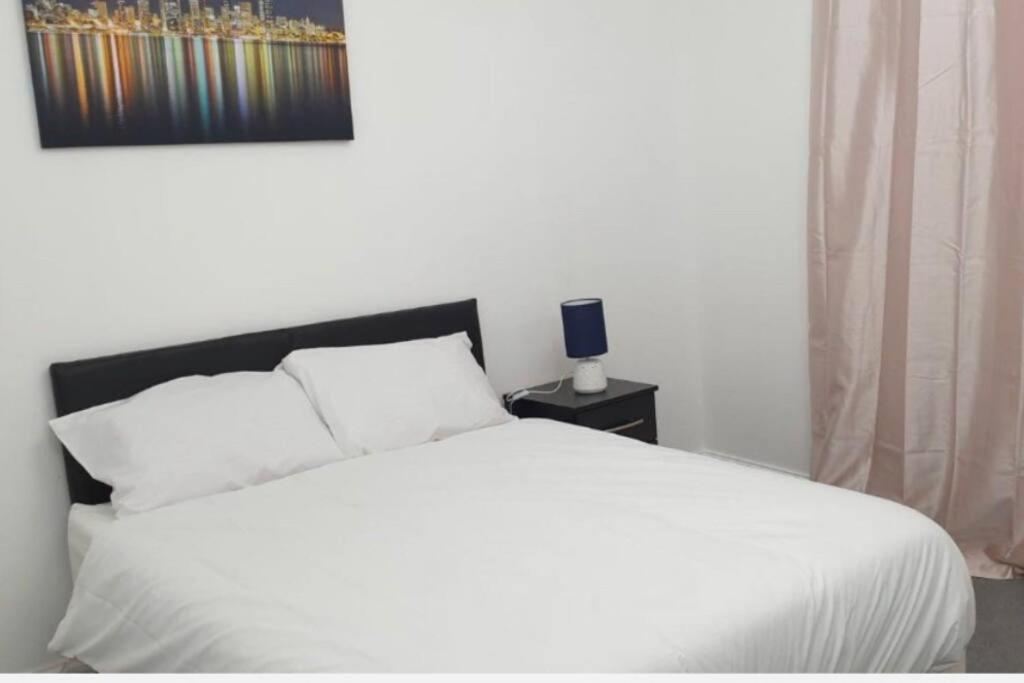 Leilighet Lovely And Quiet 2 Bedroom Maisonette.free Parking *