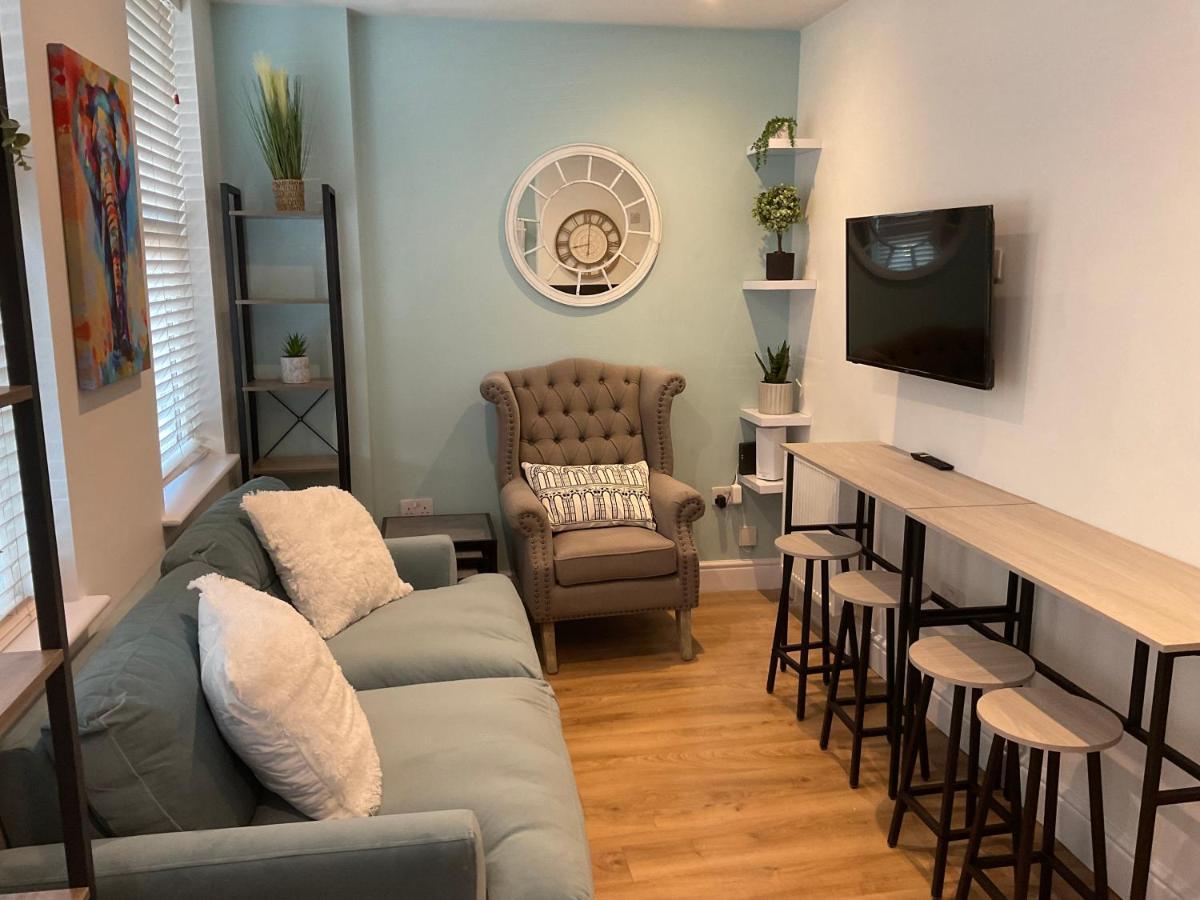 2 Bed From 41 Leilighet London