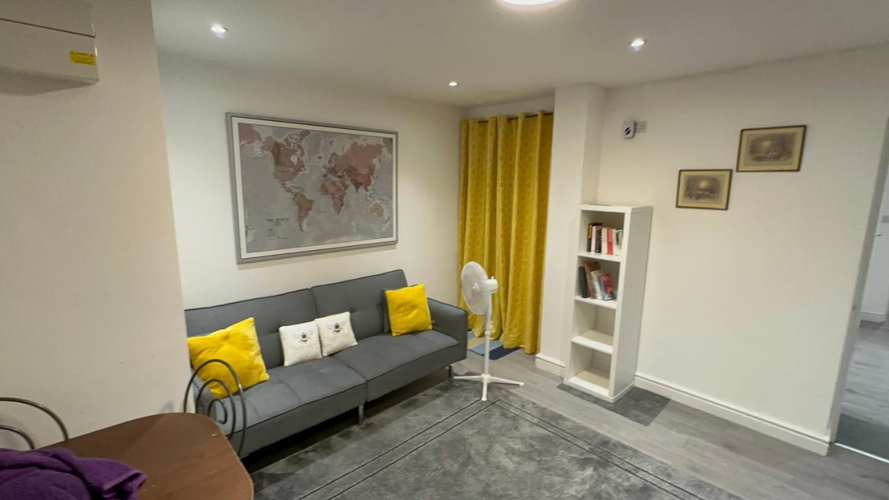 Apartment Entire One Double Bedroom