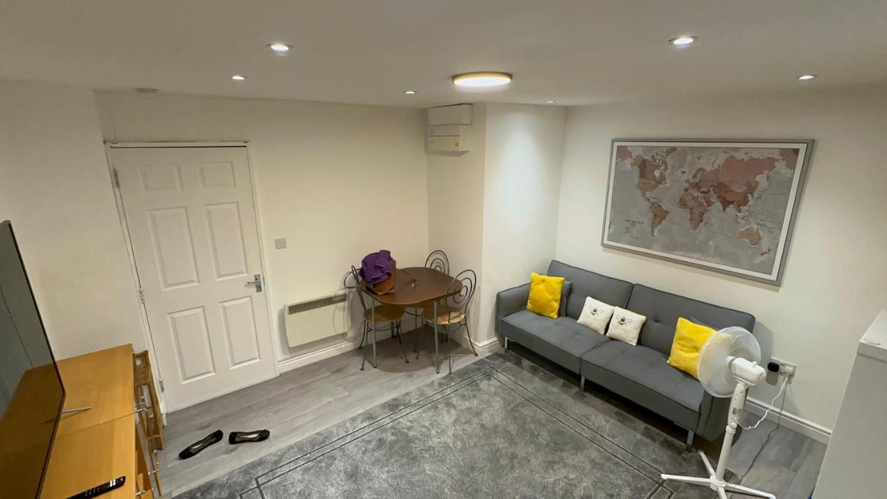 Entire One Double Bedroom * London