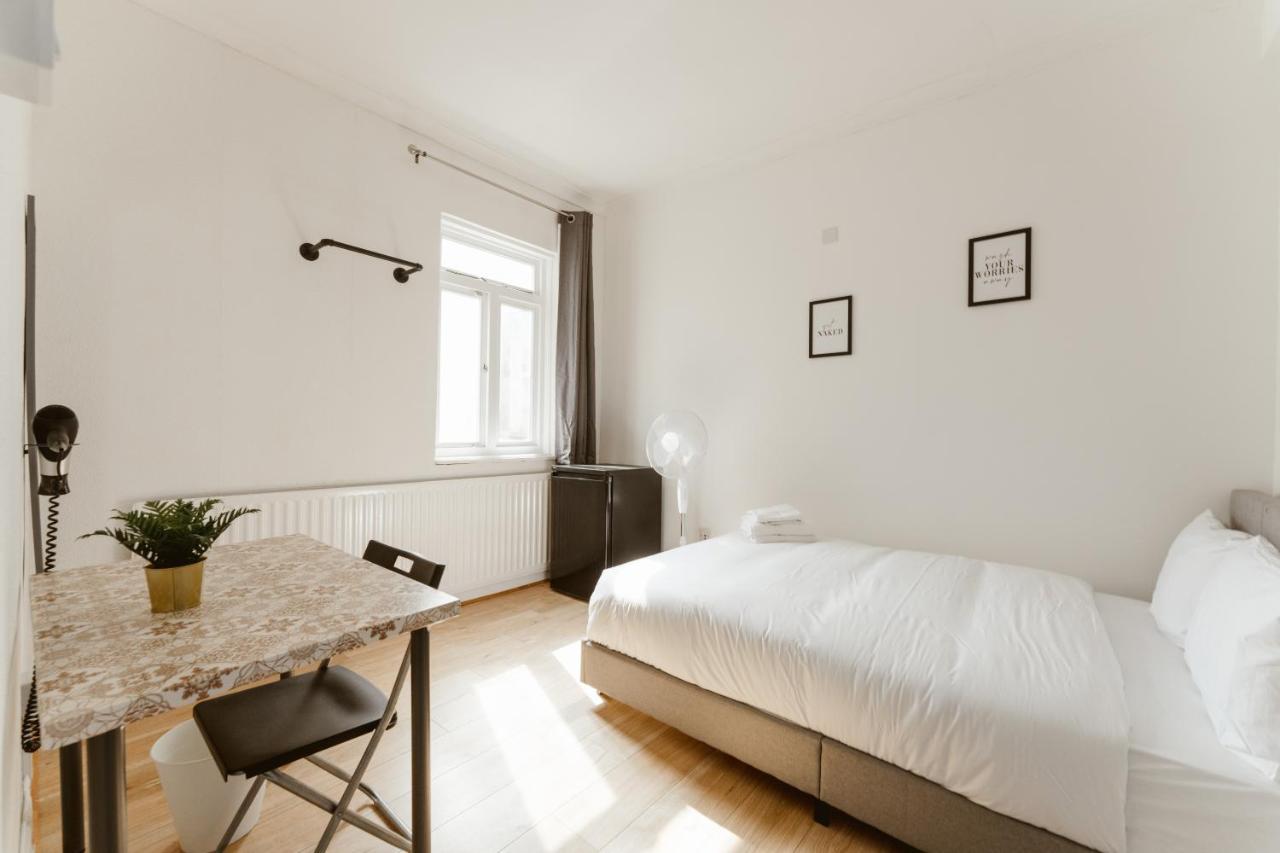 Leyton Comfy Double -50 Guest house *