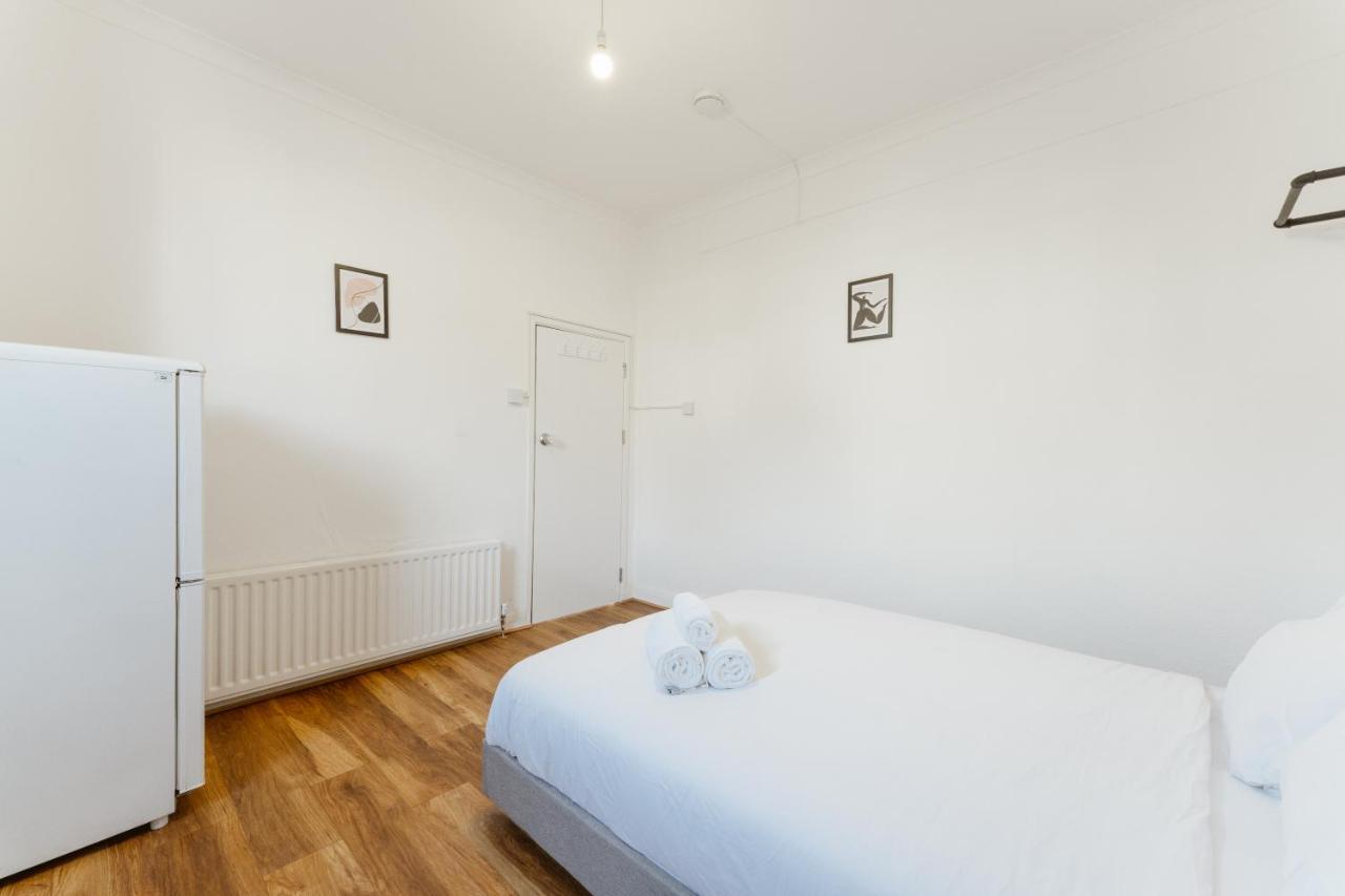 Guest house Leyton Comfy Double -50 *