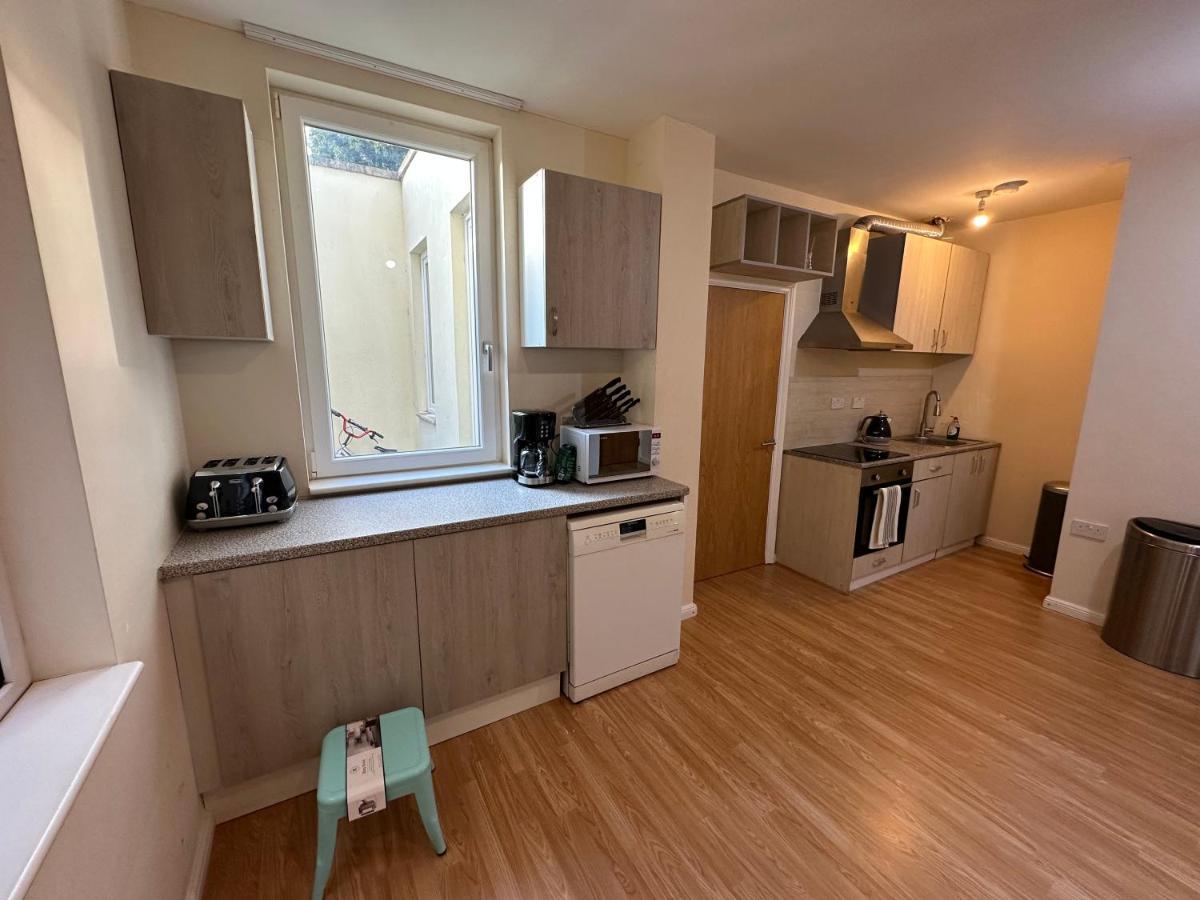 North A Spacious 7 Bedroom House Accommodating Up To 18 People Complete With Own Gym And Table Tennis Feriehus *