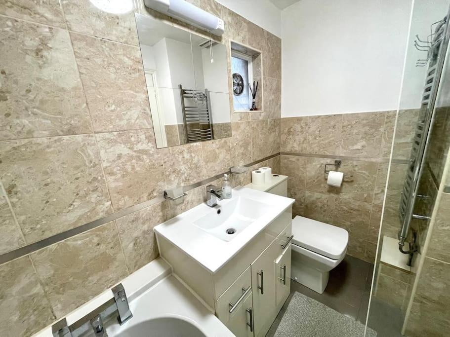 Leilighet Entire 2 Bedrooms Flat In Victoria, *