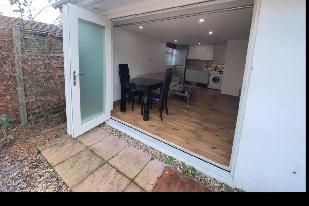 With Own Garden Leilighet London