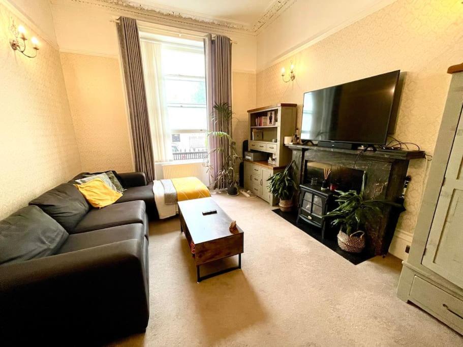Leilighet Entire 2 Bedrooms Flat In Victoria,