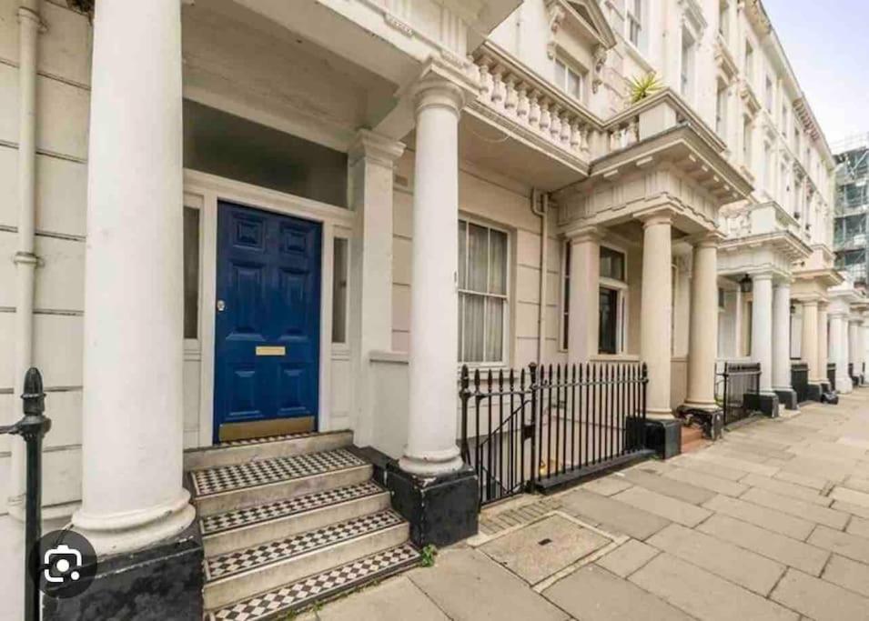 Entire 2 Bedrooms Flat In Victoria, Leilighet