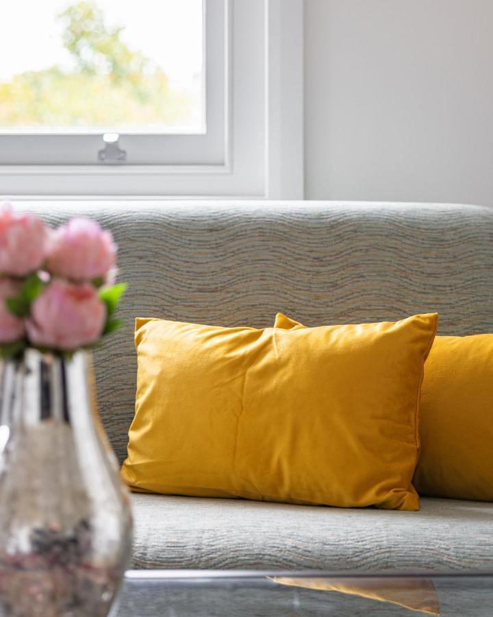 Kensington High Street Apartment *