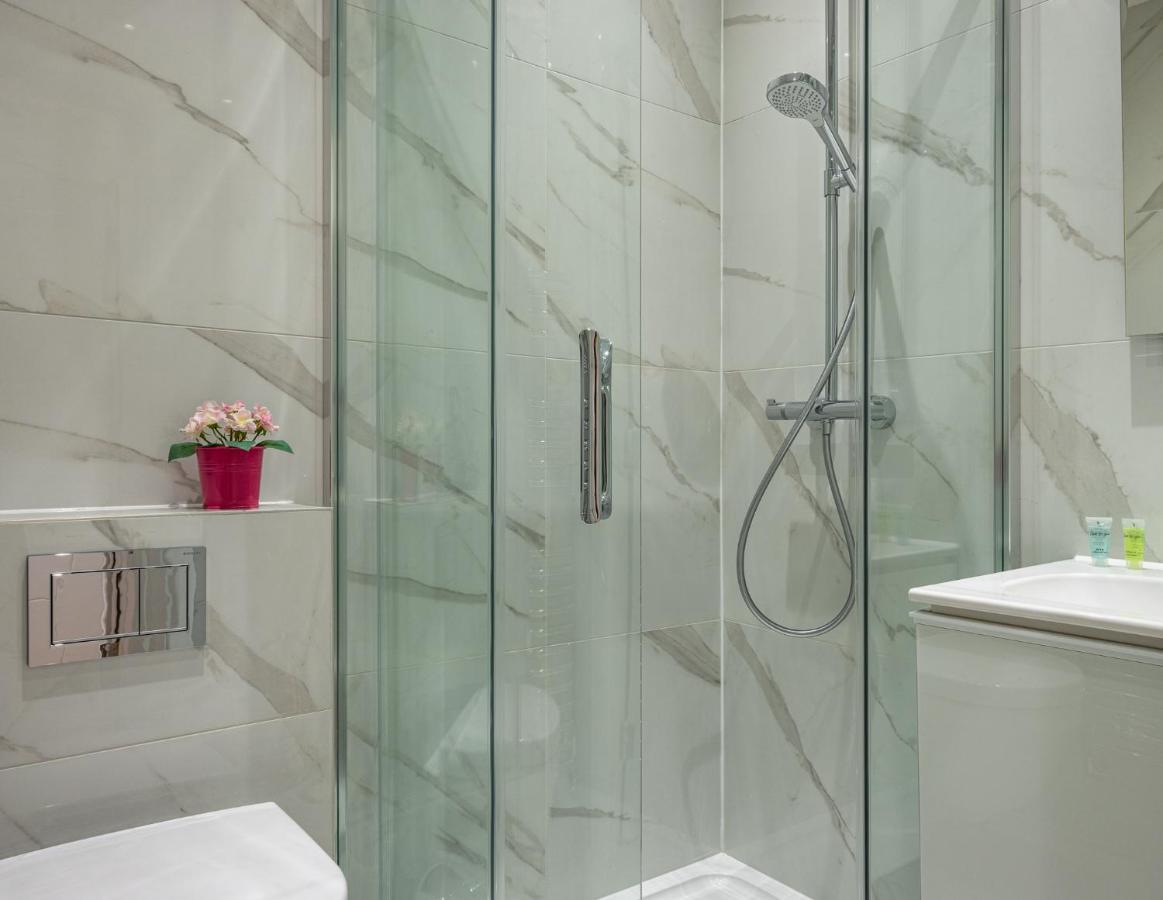 Kensington High Street Apartment London