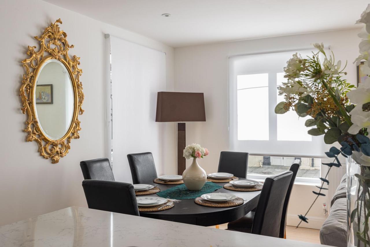 Apartment Kensington High Street London