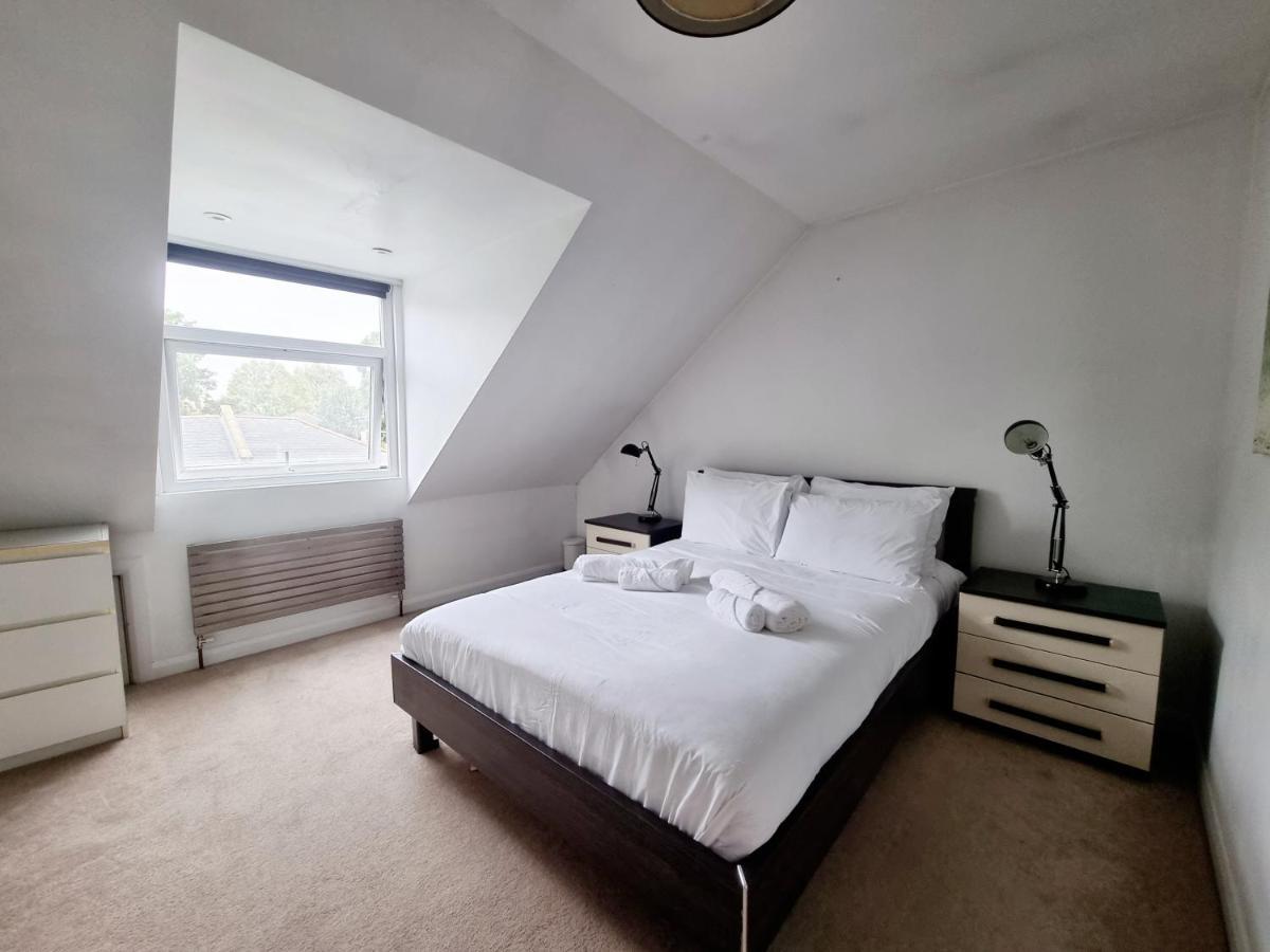 Bright Floor, 1 Bed In Great Location London