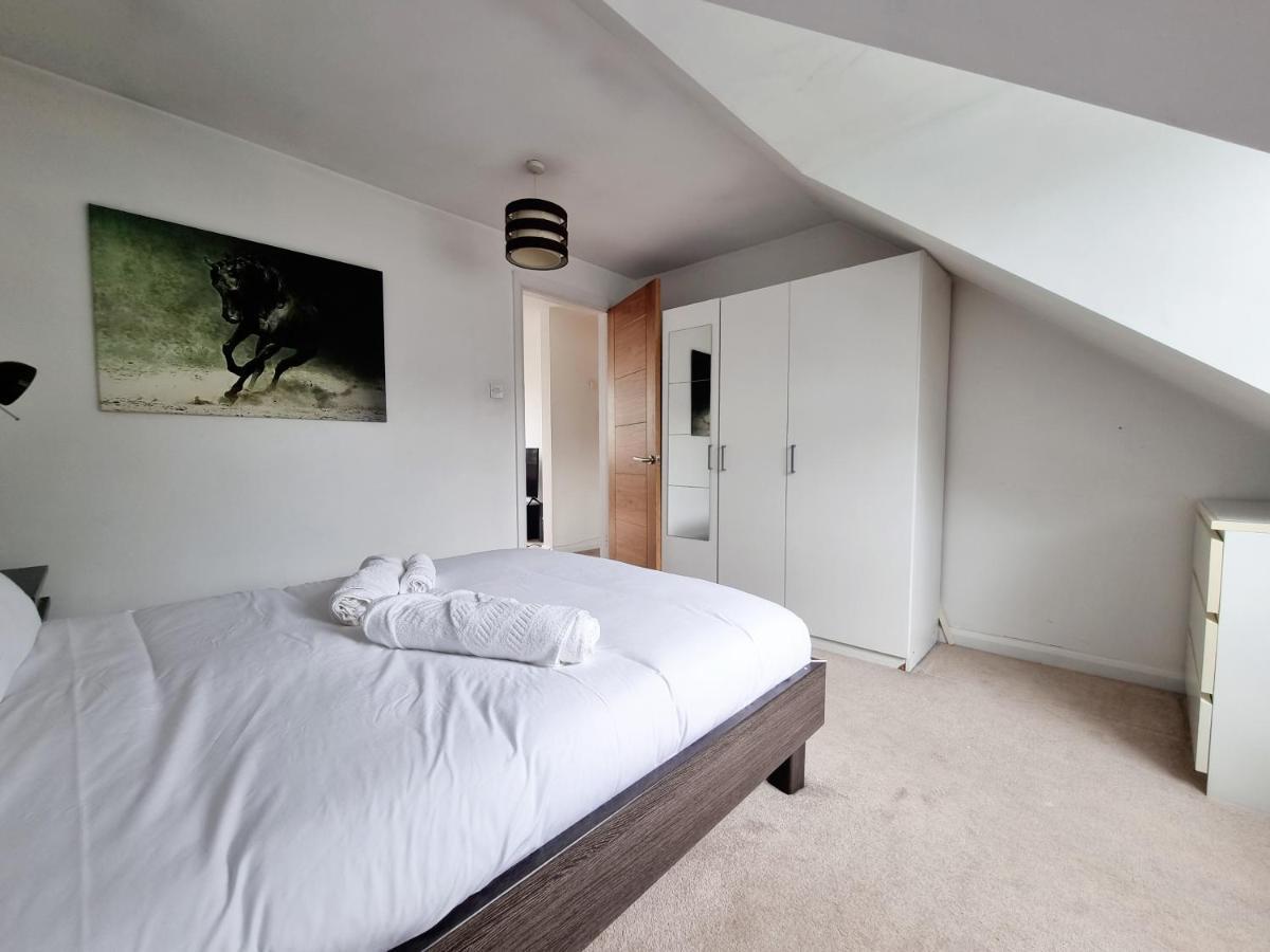Bright Floor, 1 Bed In Great Location Apartment London