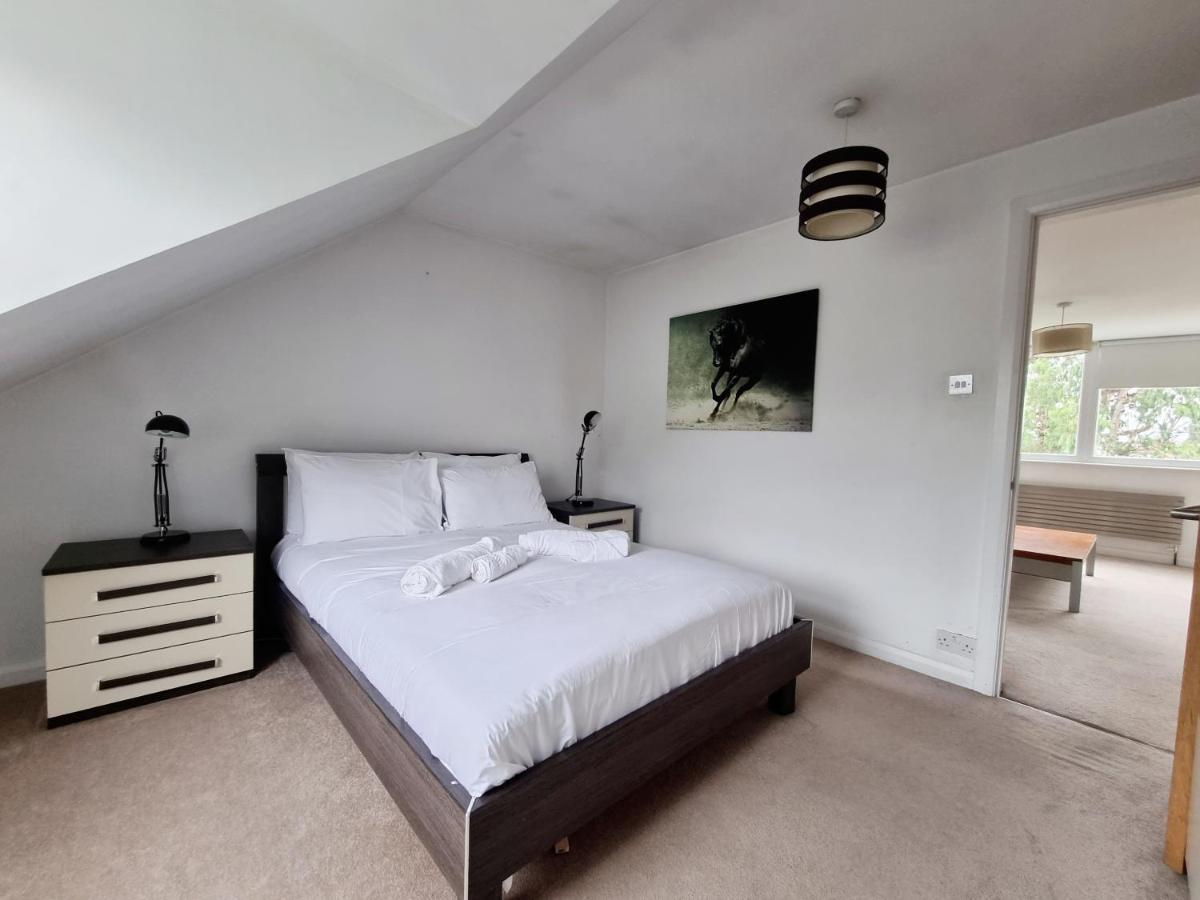 Apartment Bright Floor, 1 Bed In Great Location *