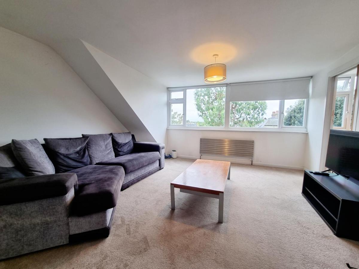 Bright Floor, 1 Bed In Great Location *