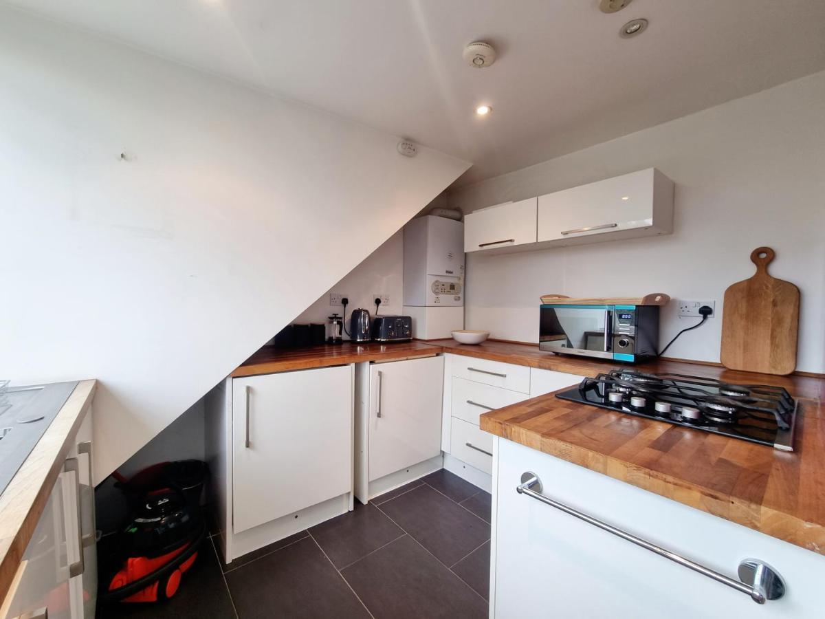 Bright Floor, 1 Bed In Great Location *