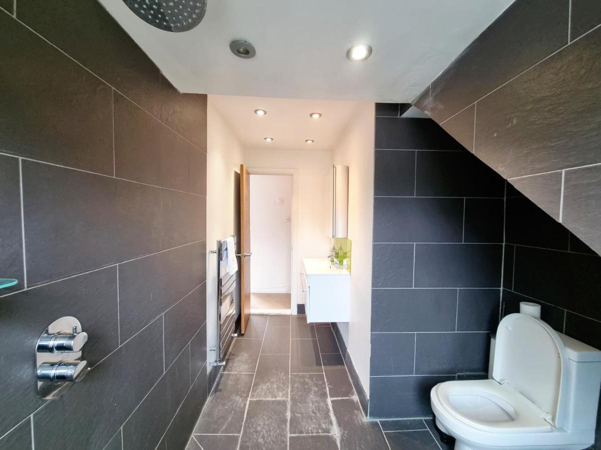 Bright Floor, 1 Bed In Great Location *