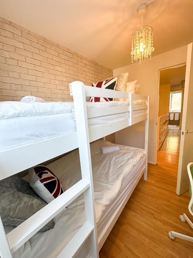 36 O'leary Square Apartment *