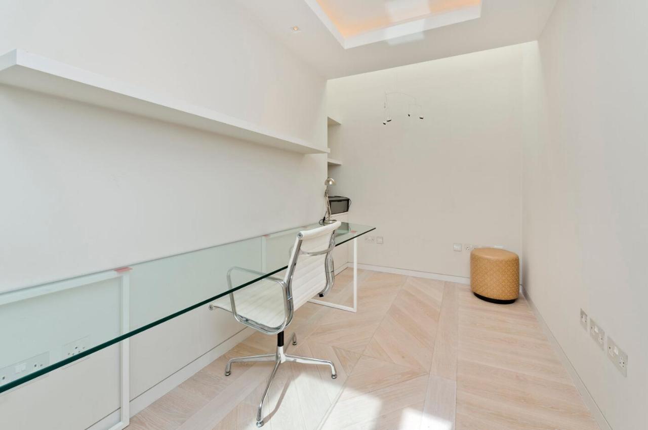 Amazing South Kensington Mews House By Underthedoormat Holiday home *