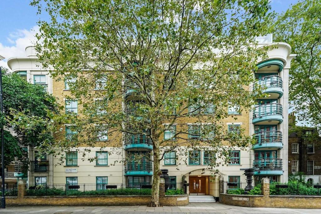 Spacious 1 Bedroom Near Marble Arch Leilighet London