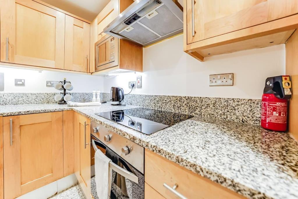 Spacious 1 Bedroom Near Marble Arch Leilighet London
