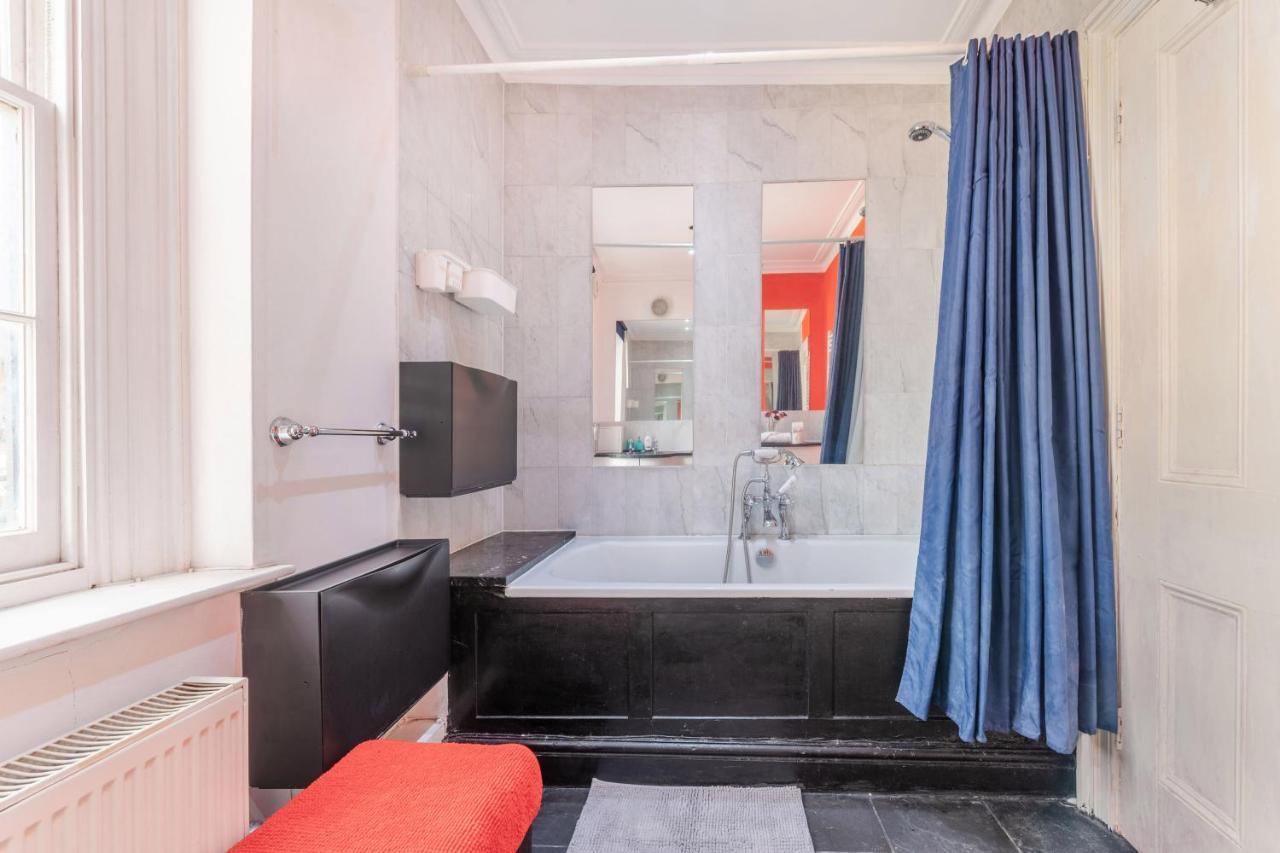 Luxury 3 Bedroom Flat Trafalgar Square, Embankment, Waterloo *