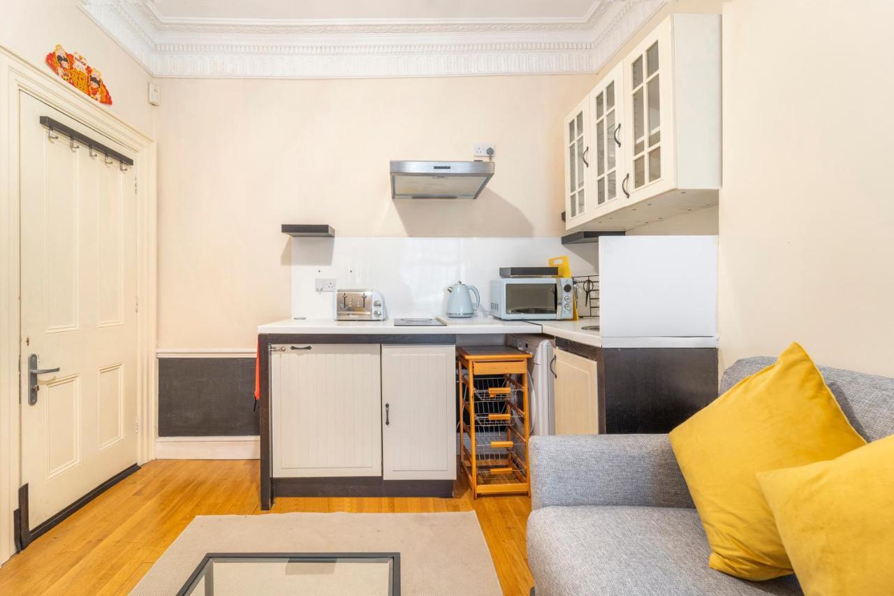 Luxury 3 Bedroom Flat Trafalgar Square, Embankment, Waterloo