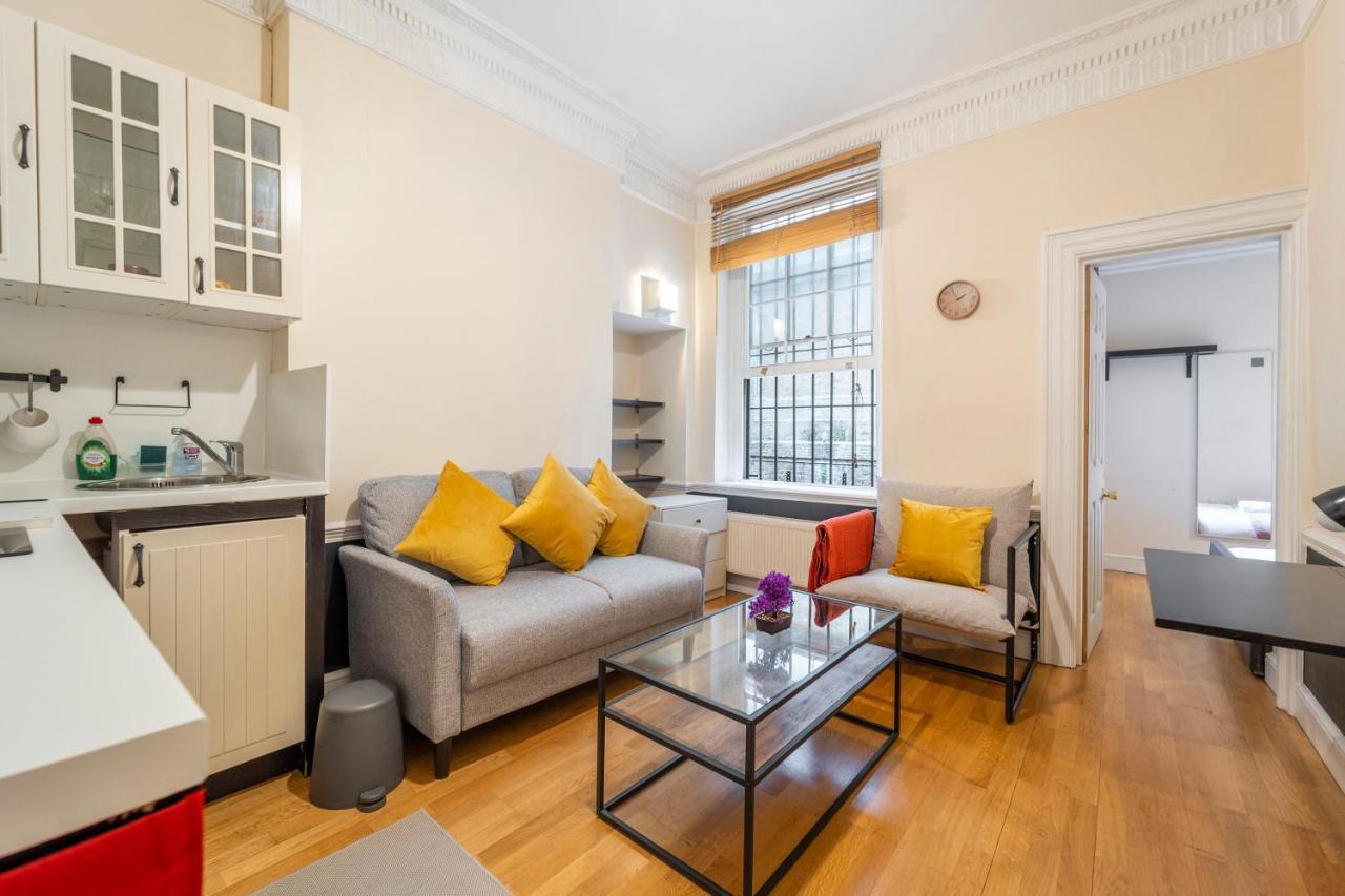 Luxury 3 Bedroom Flat Trafalgar Square, Embankment, Waterloo * London