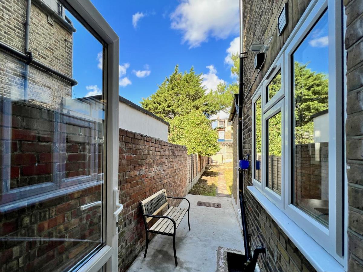 Clarence House 3 Bedrooms 8min To Station E17 North East Ferienhaus *