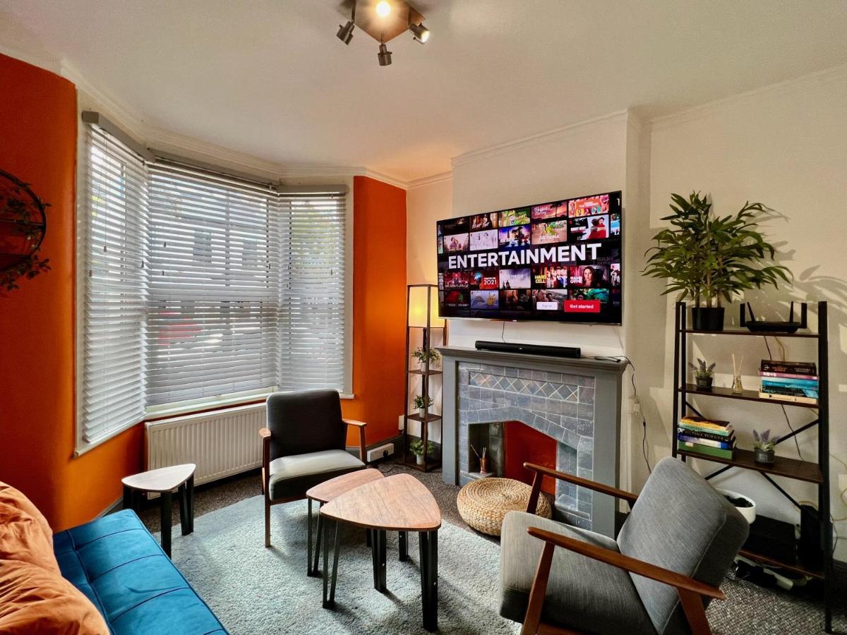 Clarence House 3 Bedrooms 8min To Station E17 North East Ferienhaus