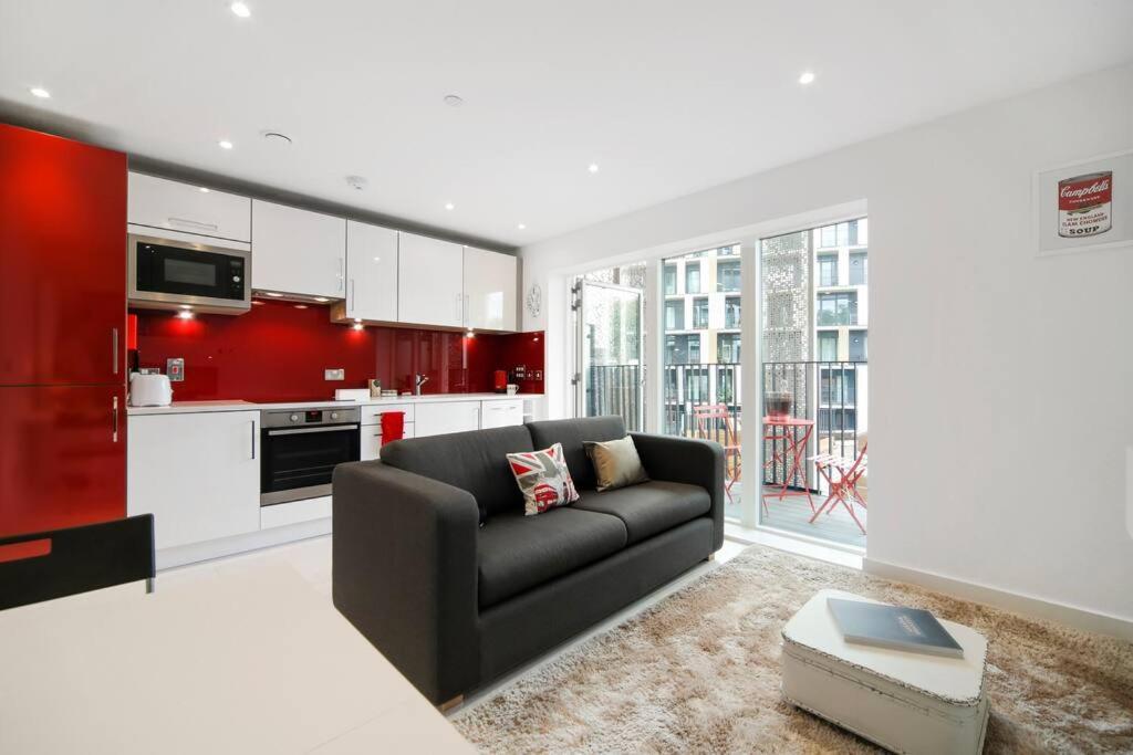 Cool Dalston Studio With Balcony And Gym Appartement Londen