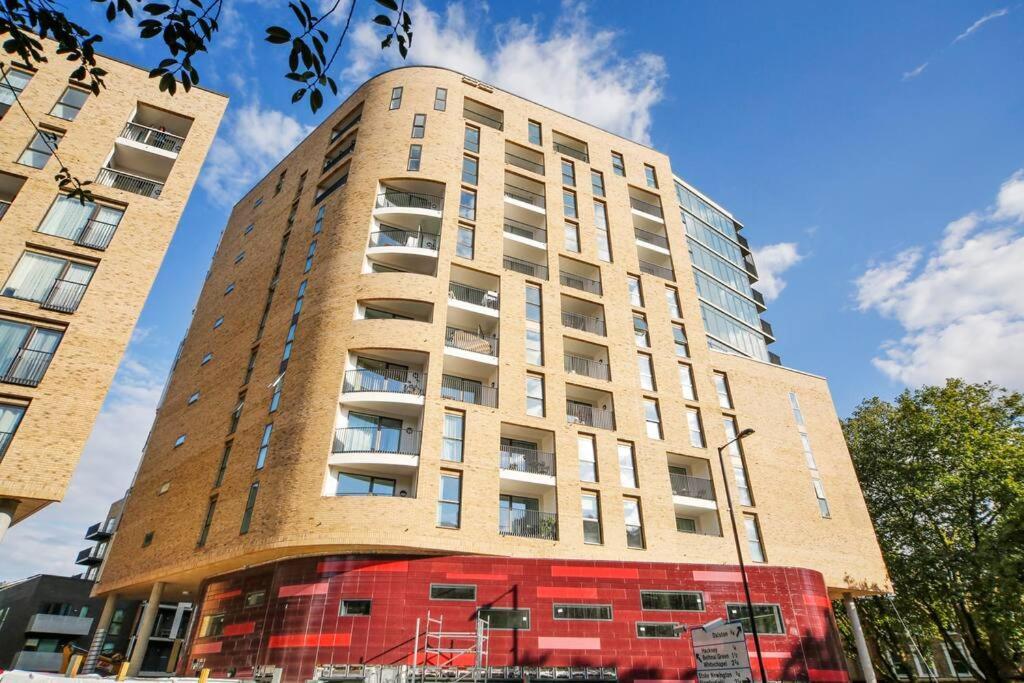 Cool Dalston Studio With Balcony And Gym *