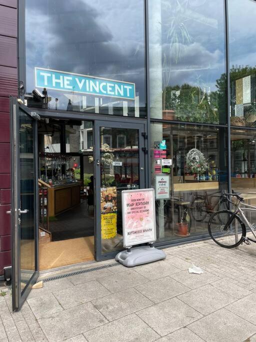 Cool Dalston Studio With Balcony And Gym